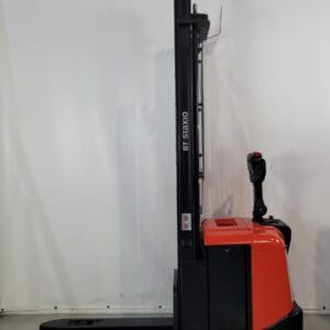 apilador BT NEGRO Y ROJO