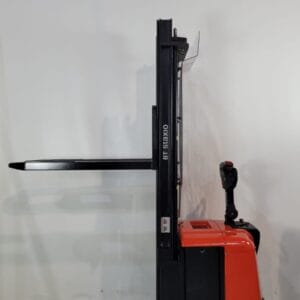 apilador BT NEGRO Y ROJO