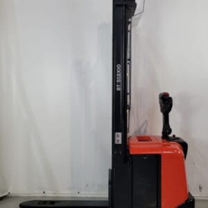 apilador BT NEGRO Y ROJO