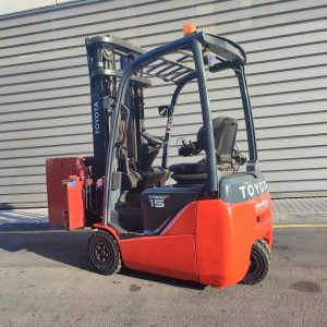 CARRETILLA TOYOTA CON PINZA